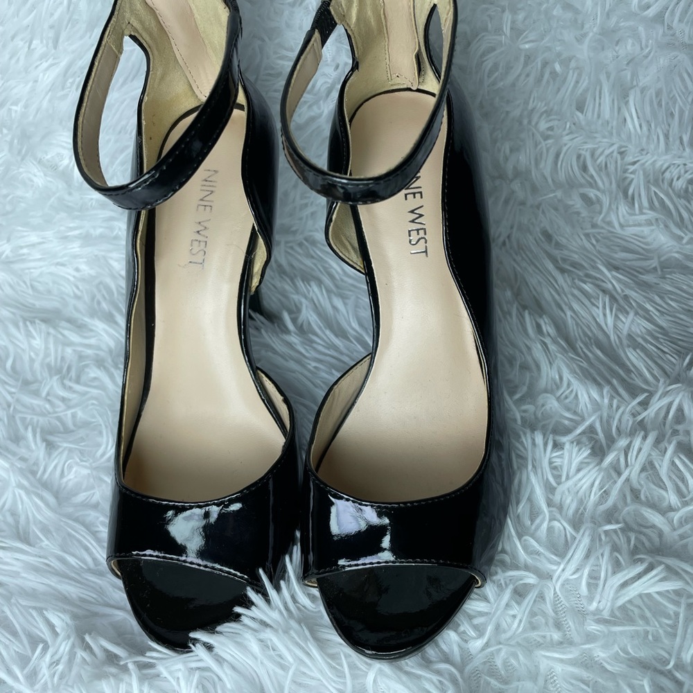 Nine West Open Toe Ankle Strap Heels | Size 6 - Picture 4 of 8